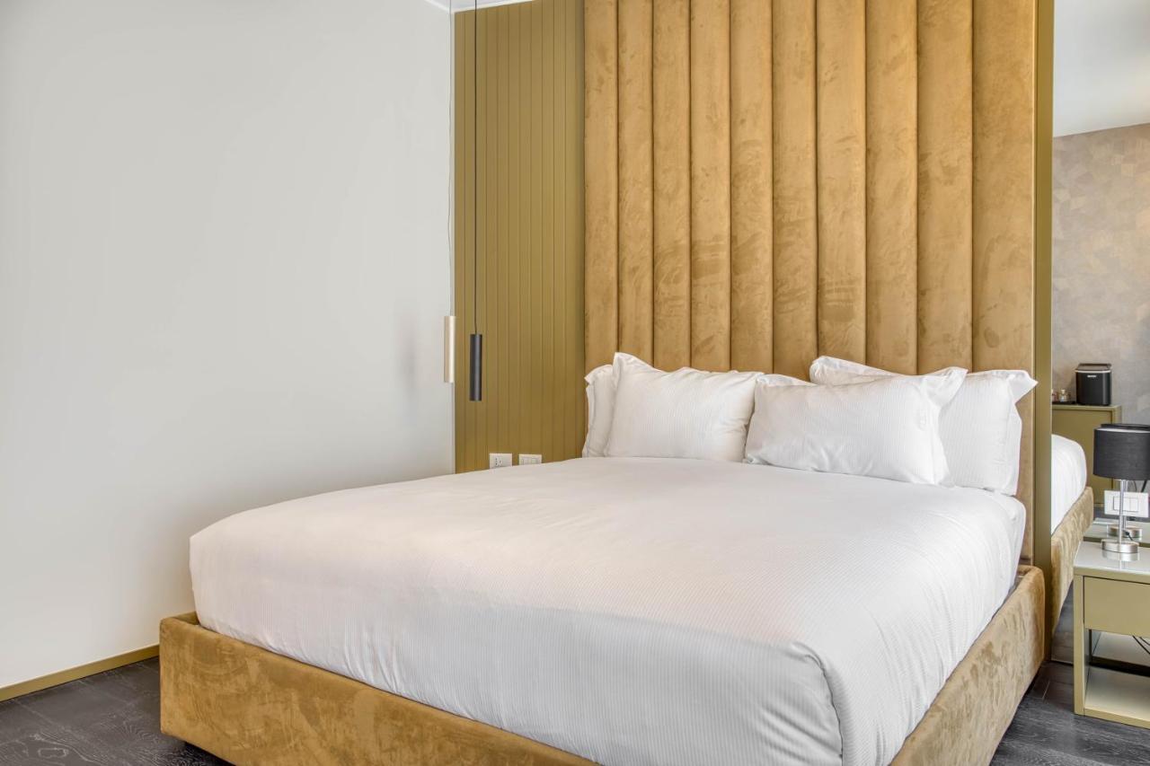 Le Suite Del Corso The Smart Boutique Aparthotel By Ospitami Milan Bagian luar foto