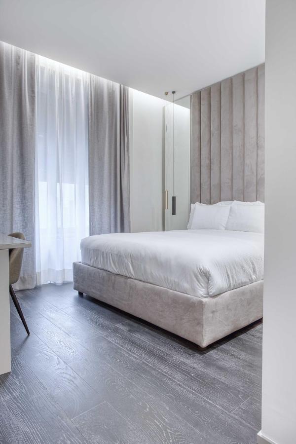 Le Suite Del Corso The Smart Boutique Aparthotel By Ospitami Milan Bagian luar foto