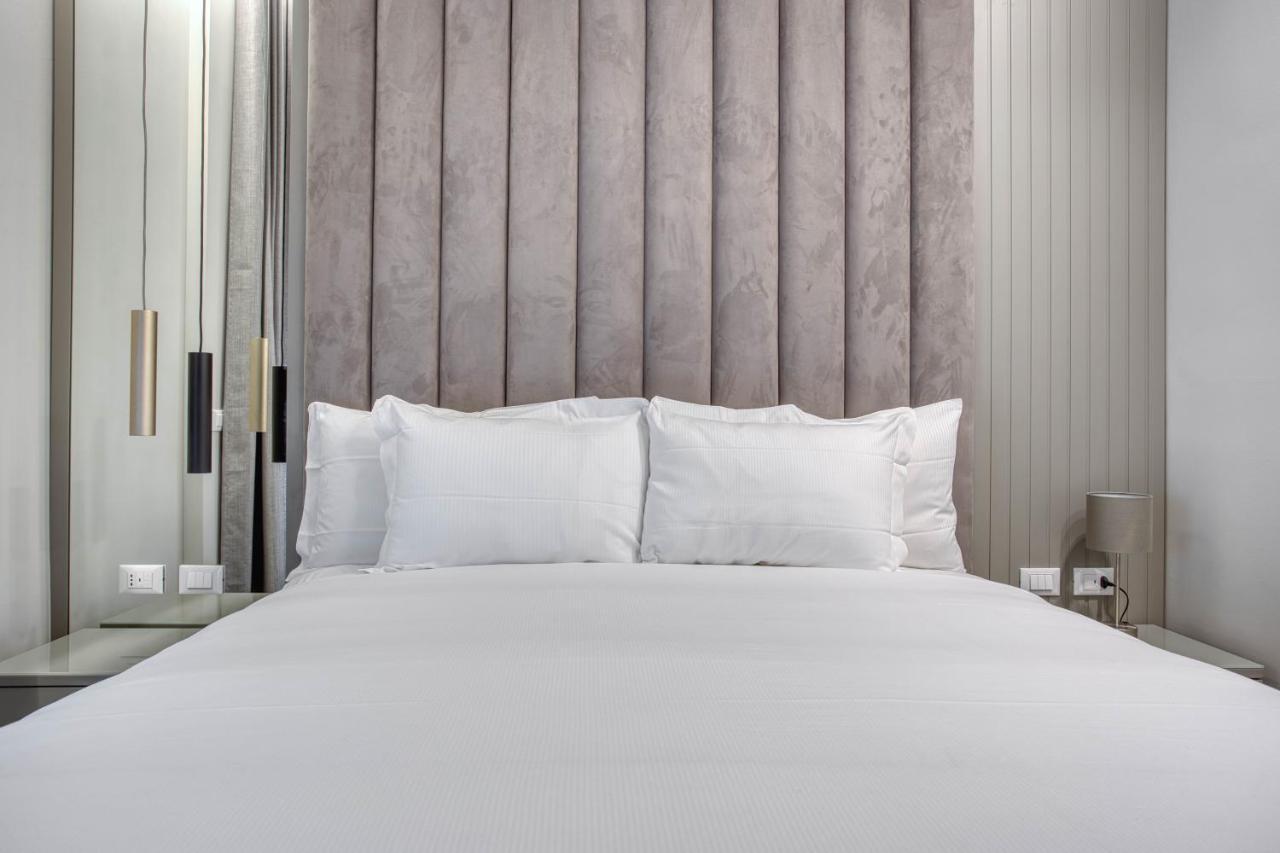 Le Suite Del Corso The Smart Boutique Aparthotel By Ospitami Milan Bagian luar foto