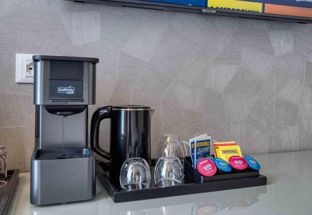 Le Suite Del Corso The Smart Boutique Aparthotel By Ospitami Milan Bagian luar foto