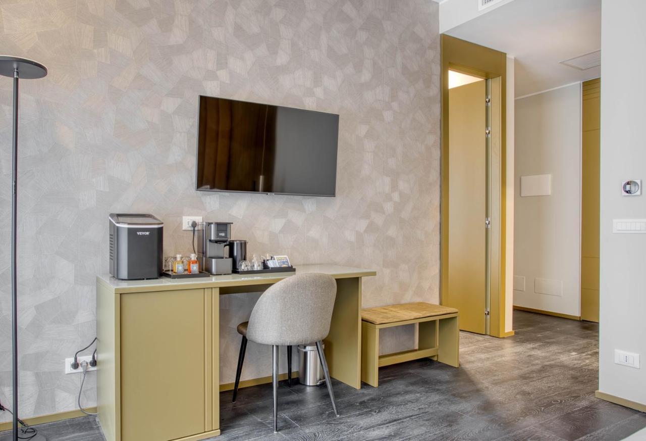 Le Suite Del Corso The Smart Boutique Aparthotel By Ospitami Milan Bagian luar foto
