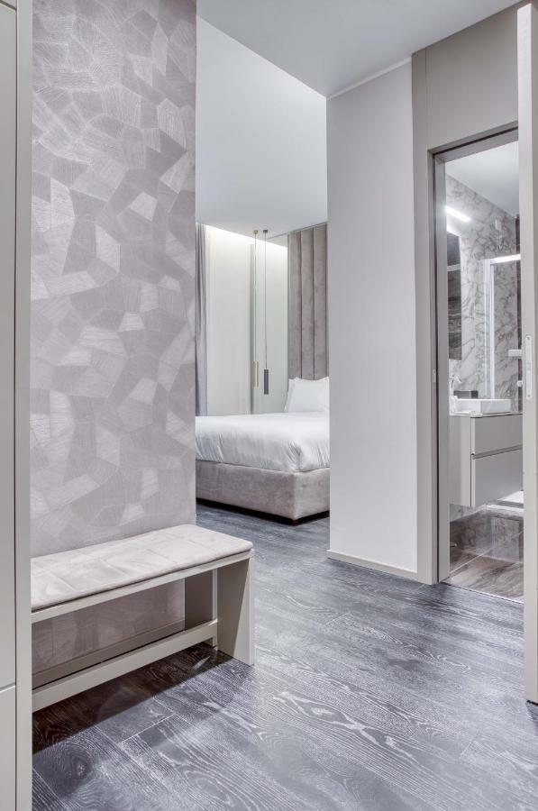 Le Suite Del Corso The Smart Boutique Aparthotel By Ospitami Milan Bagian luar foto