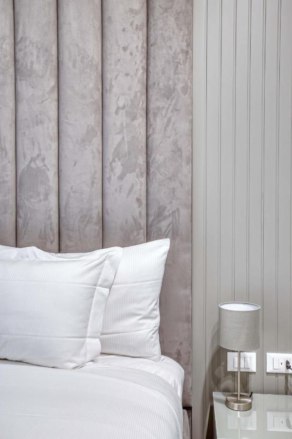 Le Suite Del Corso The Smart Boutique Aparthotel By Ospitami Milan Bagian luar foto