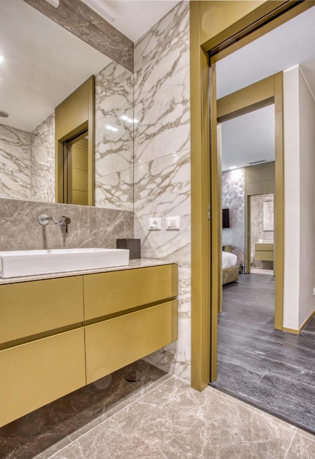 Le Suite Del Corso The Smart Boutique Aparthotel By Ospitami Milan Bagian luar foto