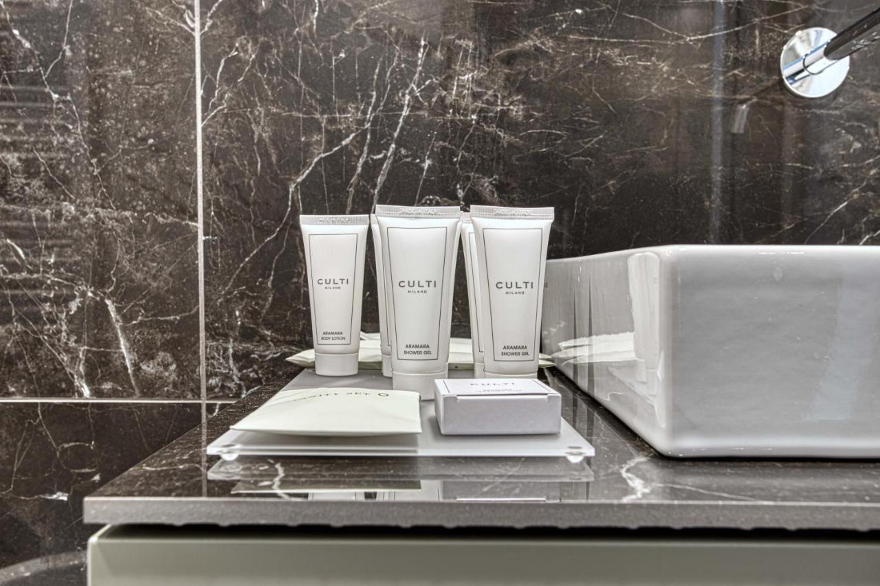 Le Suite Del Corso The Smart Boutique Aparthotel By Ospitami Milan Bagian luar foto