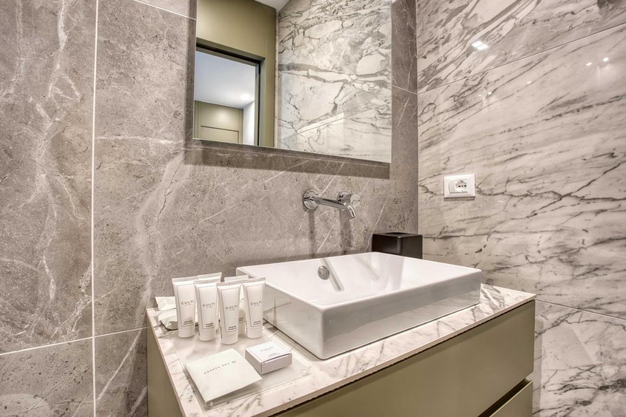 Le Suite Del Corso The Smart Boutique Aparthotel By Ospitami Milan Bagian luar foto